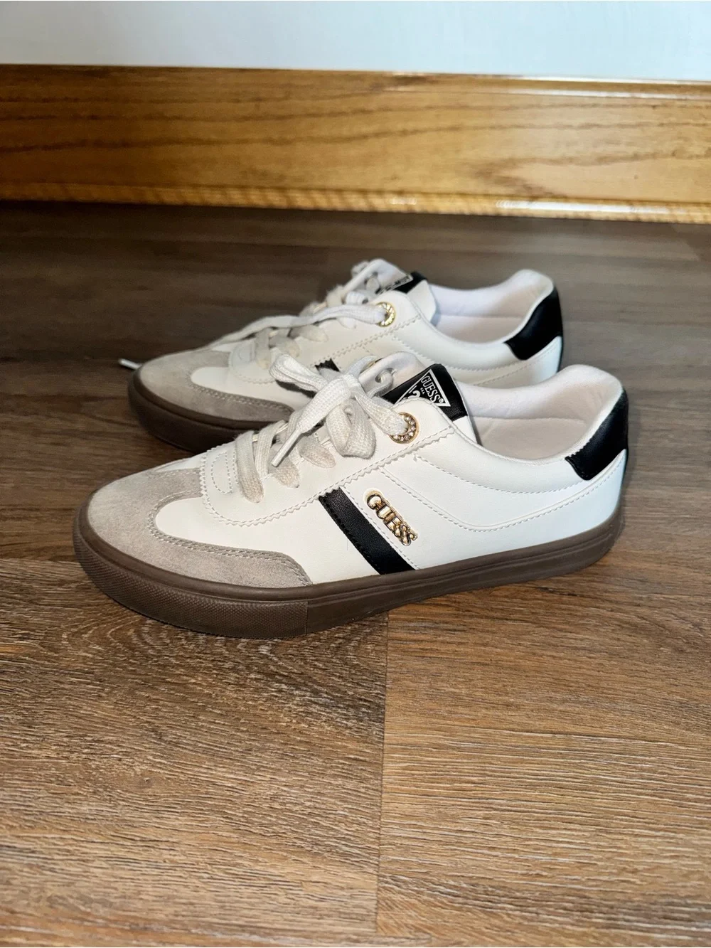 GUESS Woman’s White, Black and Gray Low-Top Sneakers